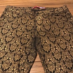 Black and Gold Filagree stretchy skinny Pants
